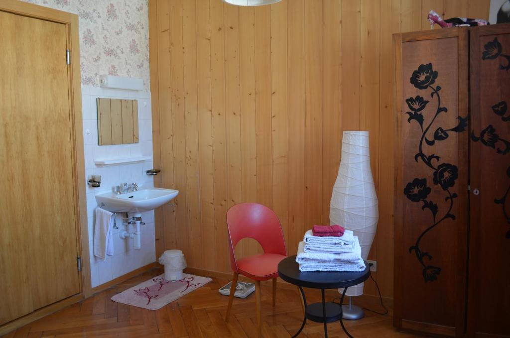 Les Brenets Chambres D'Hotes Le Passiflore מראה חיצוני תמונה